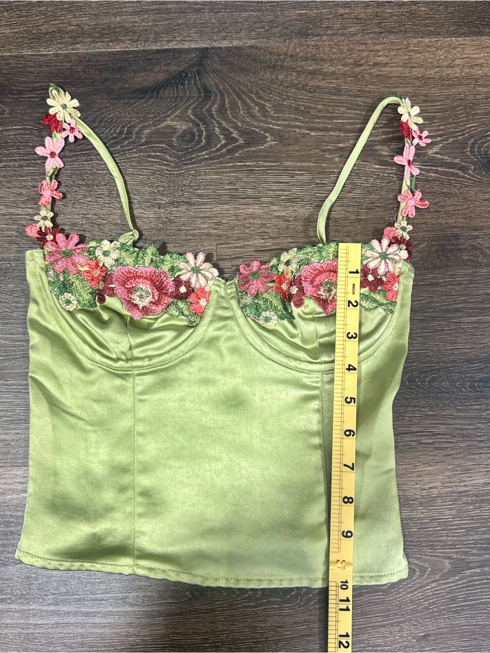 Princess Polly Enchante To Meet You Green Floral Embroidered Satin Cami Top Sz 0 - Picture 11 of 15